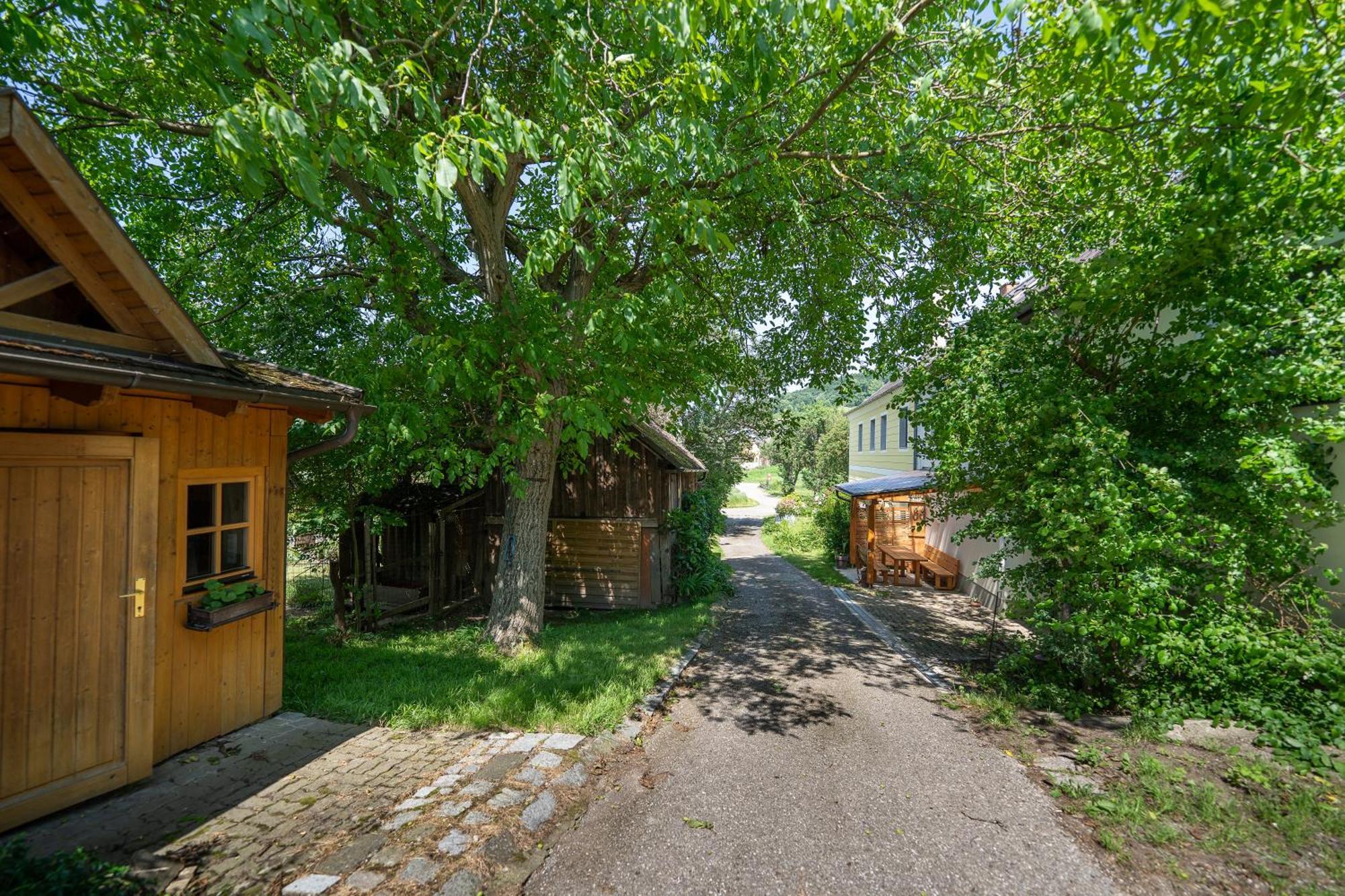 Landhof Lydia Apartment Roggendorf ภายนอก รูปภาพ